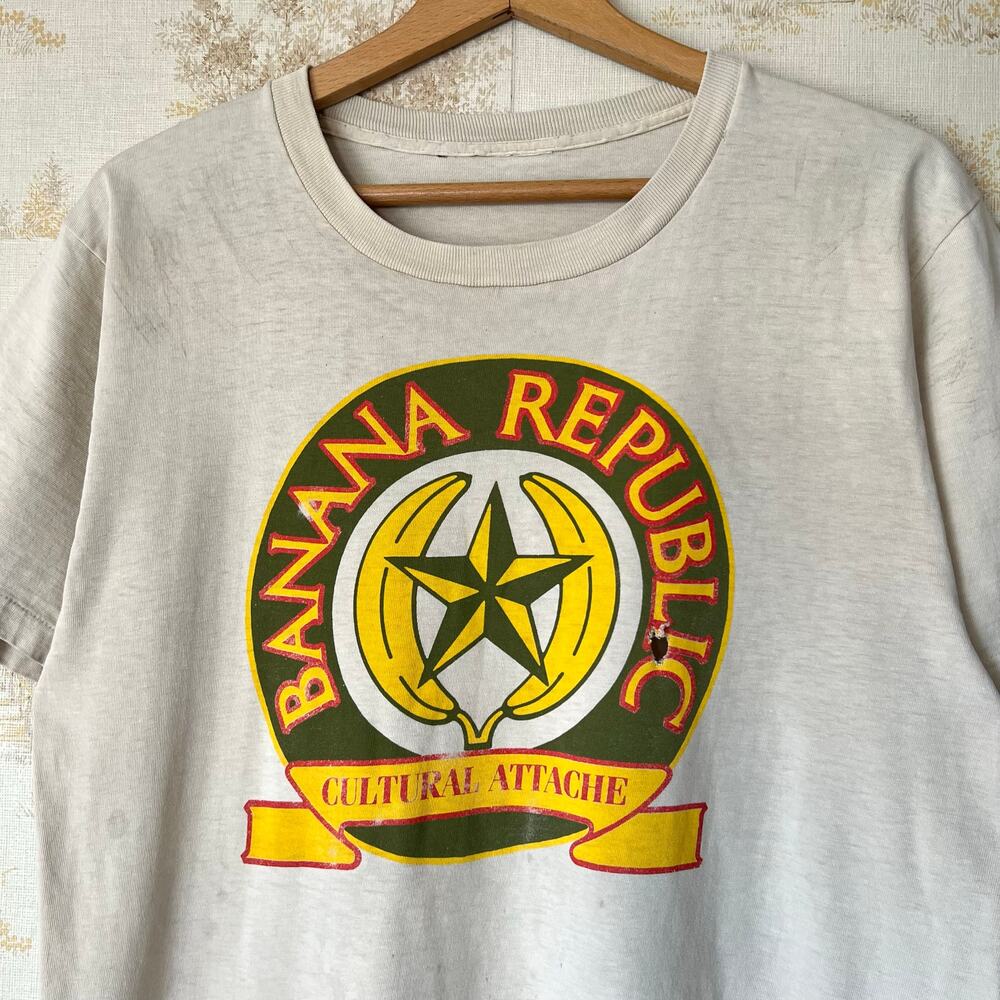 Vintage 80s Banana Republic Cultural Attaché T-Shirt | Safari Graphic | Size M - Picture 2 of 13
